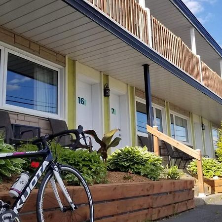 Auberge Happy Logis Lac-Etchemin Exteriör bild
