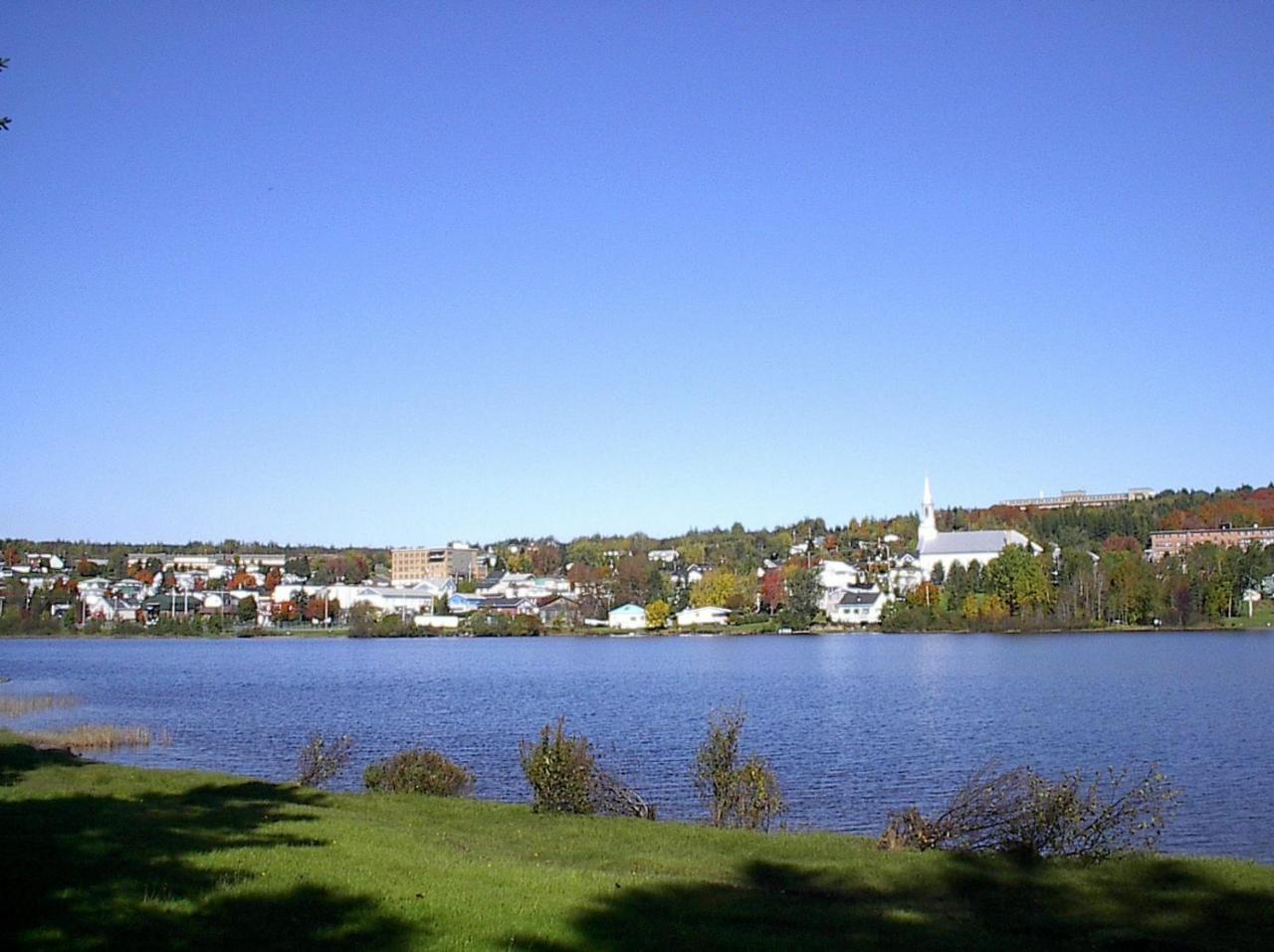 Auberge Happy Logis Lac-Etchemin Exteriör bild
